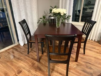Solid Wood 5- Piece Dinning Set
