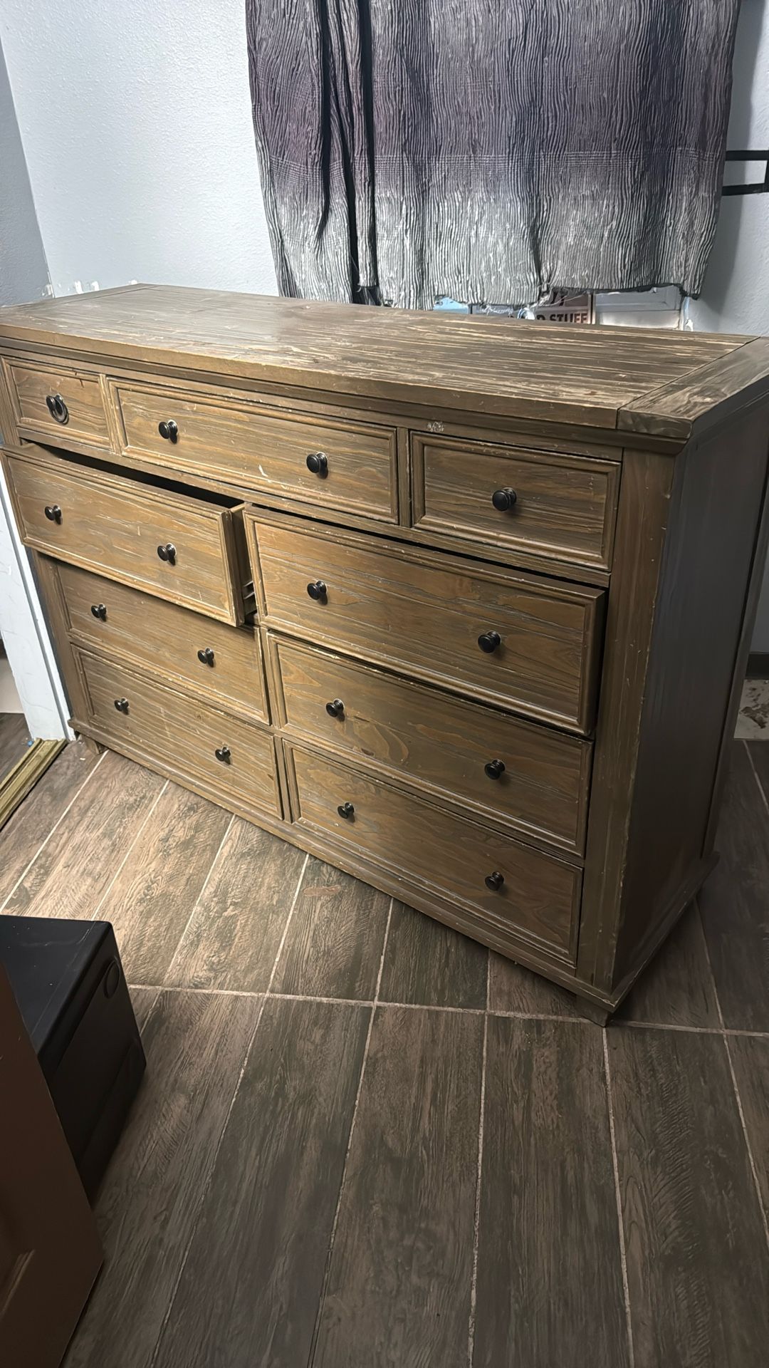 Dresser