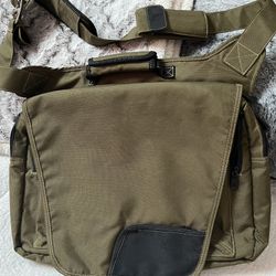 DIGI DUDE Computer Briefcase / Crossbody Bag Army Green
