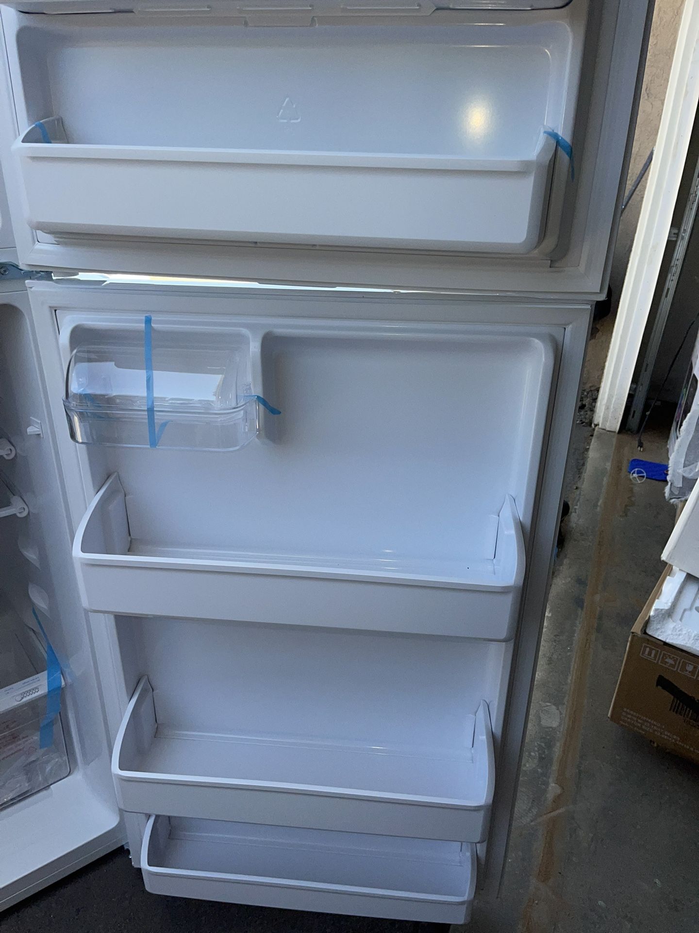 FRIGIDAIRE. FFHT1822U* Capacity: 17.6 Cubic Feet wfdjnjc.com