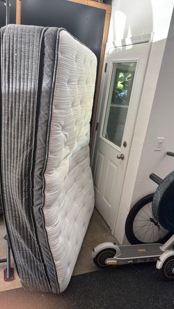 Free full size mattress