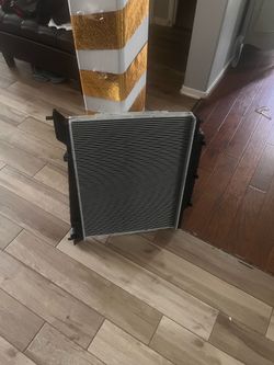 Radiator For 2002-2005 Ford Explorer