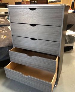 Five drawers dresser