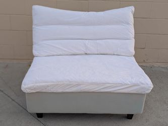 Sixpenny armless Chair