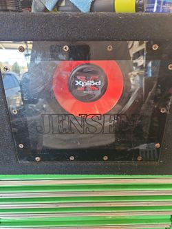 Sony xplod 10" sub in an enclosed box