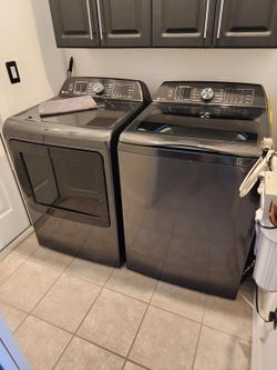 LG Washer and Dryer Set