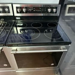 Maytag 5 Burner Electric Range with Convection