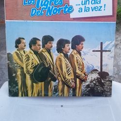 En PHX today Los Tigres Del Norte (jefe de jefes) Un Dia A La Vez lp disco/record.