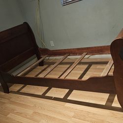 Twin Sleigh Bed