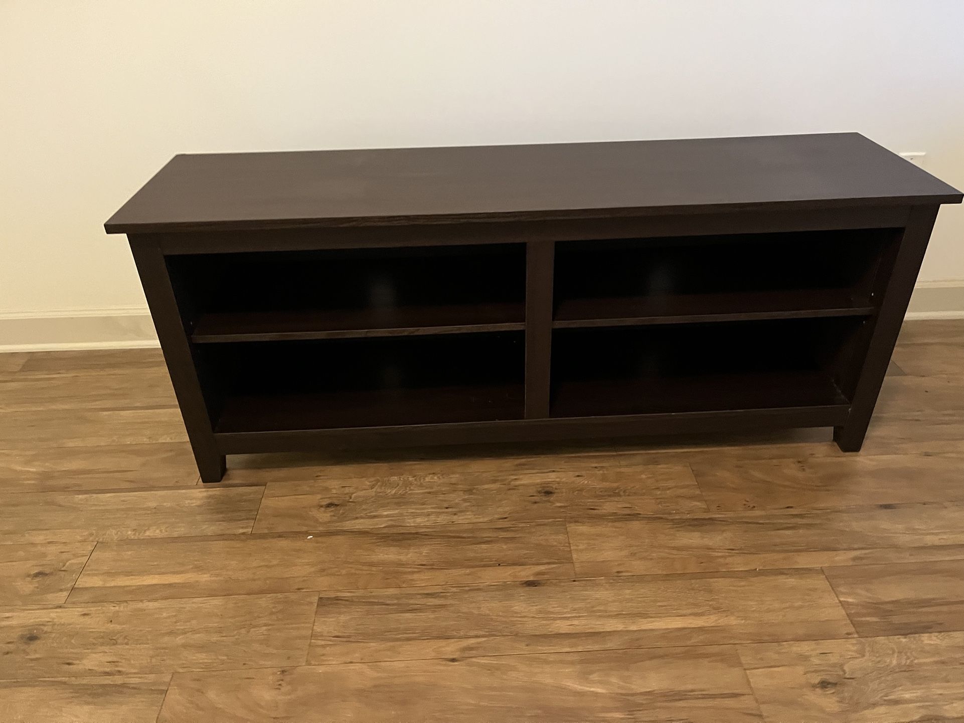 TV Entertainment Media  Center 