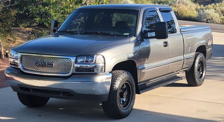 2001 GMC Sierra SLE 4.8l V8 4wd 1-Owner Garaged 6-Passenger Pickup Truck