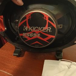 Kicker Speaker