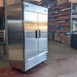 Clearance NSF Commercial Reach In 2 Door Freezer 90972L0312