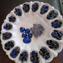 $24 For 190 Oval Mood Beads And 4 Lg Pieces. Google says they are Cabochon, but no clue. No hole 