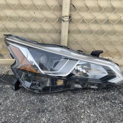 2019-2020 Nissan Altima Non Led Right Headlight OEM