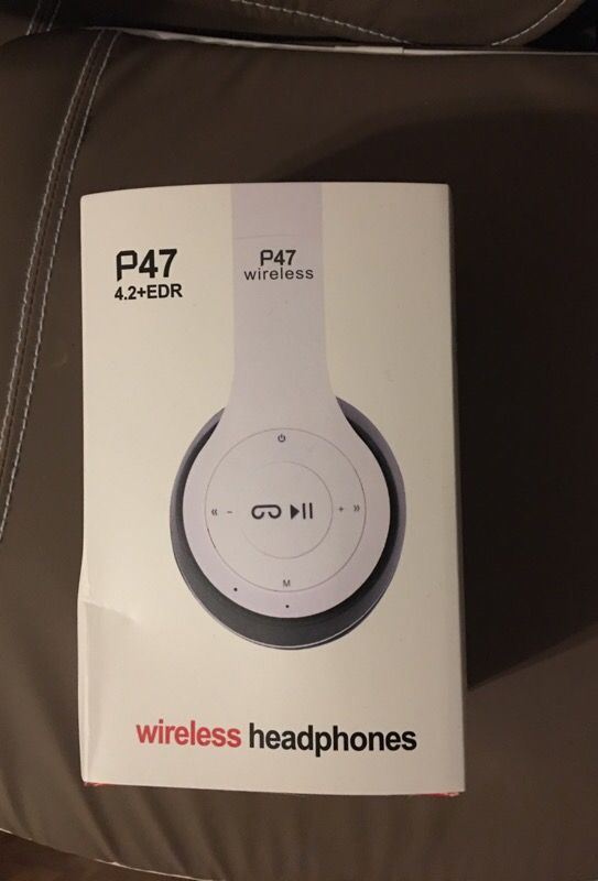 Wireless Bluetooth headphones