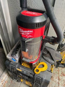 Milwaukee backpack vacuum