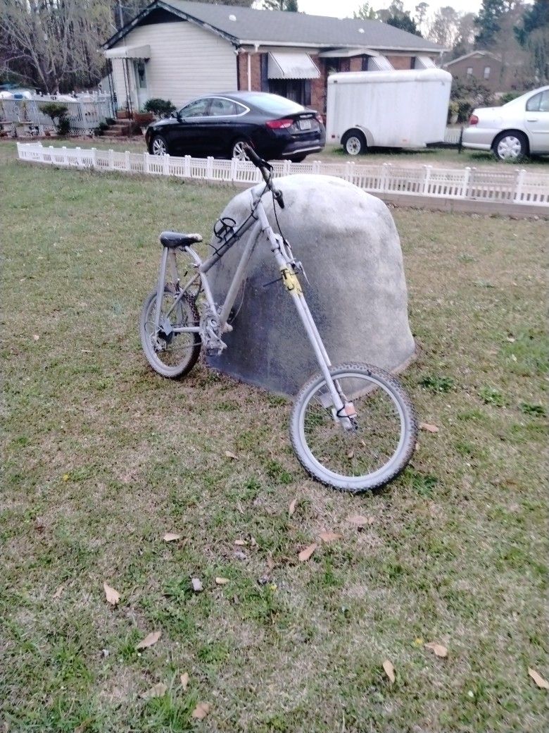 Squatted Bik
