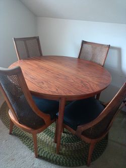 Expanding Dining Table and 4 Chairs