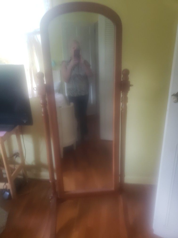 Very Nice Full Length Mirror