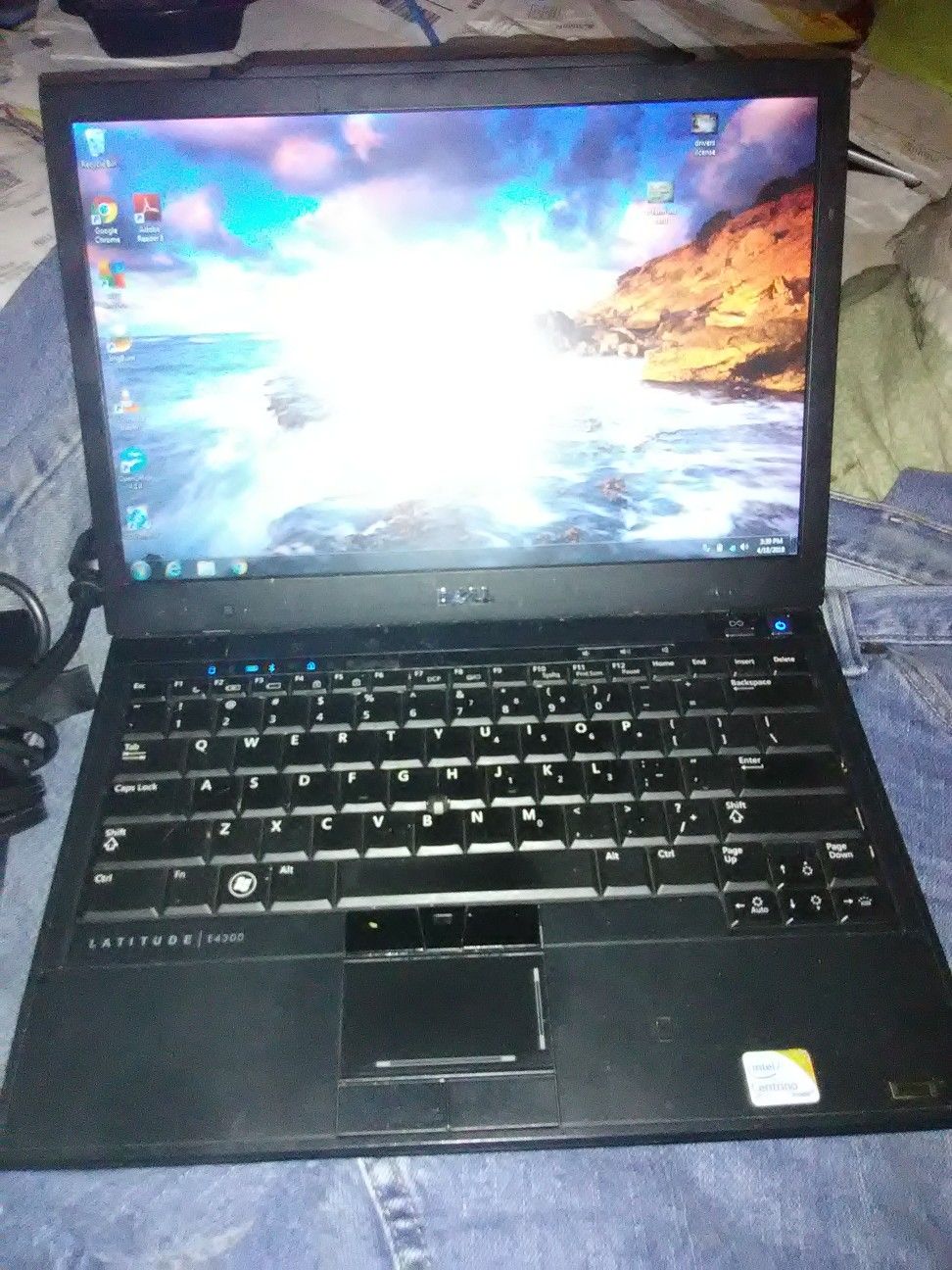 Dell Latitude E4300 Notebook w Windows 7 Professional