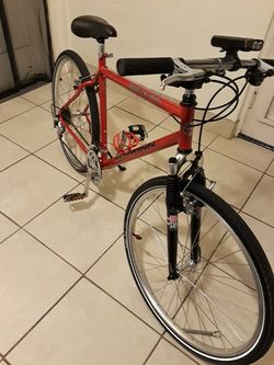 PRICE BREAK 1997 Schwinn Gsx Mesa for Sale in Saint Petersburg