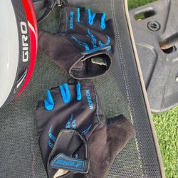 Giro helmet & Moreok gloves size xl good condition