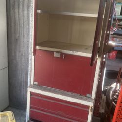 Storage Cabinets 