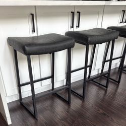 4 Bar Stools