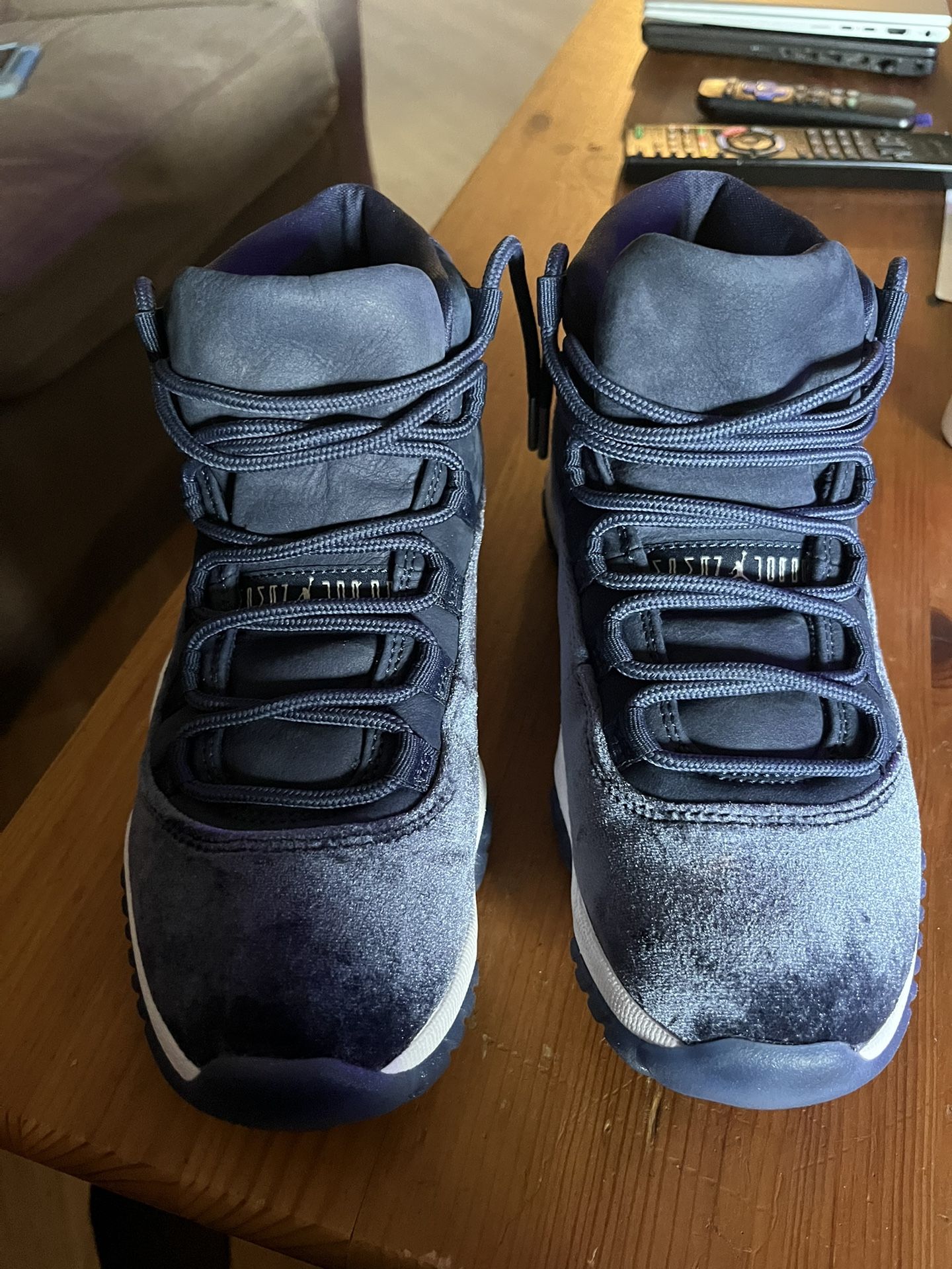 Jordan Retro 11 Midnight Navy Velvet 