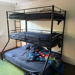 Bunk bed - triple