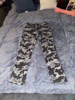 Woman camo cargo pants