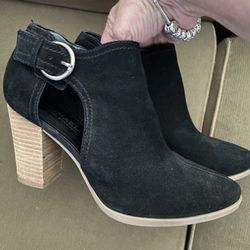 Size 9 Ladies heel boots