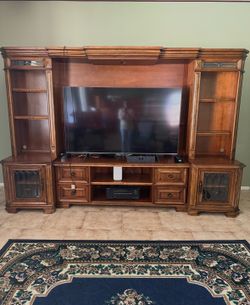 Solid wood Entertainment Center! Excellent Condition . Cash only $$