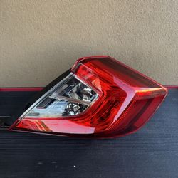 18-21 Honda Civic RH Taillight