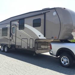 5th Wheel 2013 Jayco eagle premier 32' 