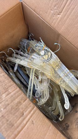 👕 Large Box of Assorted Plastic Clothes Hangers – Mixed Colors & Styles