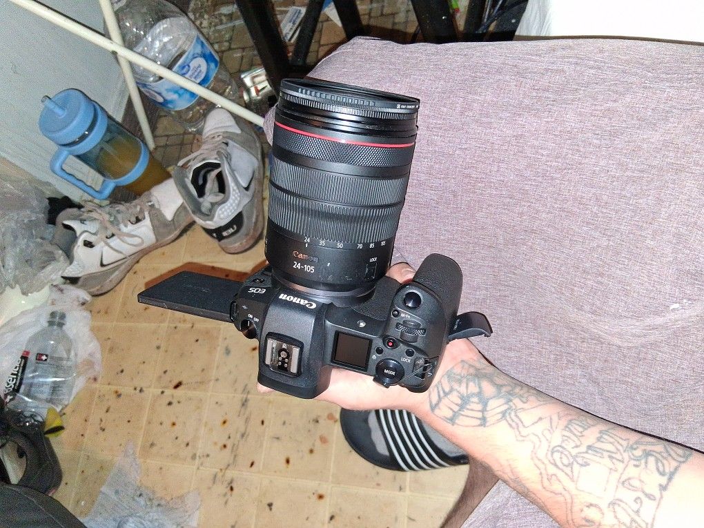 Connan E0S R W/;24-105 mm Lens