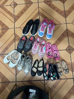 10 pairs of kid shoes Converse,Nike, Reebok, Steve Madden size 7T-1PS