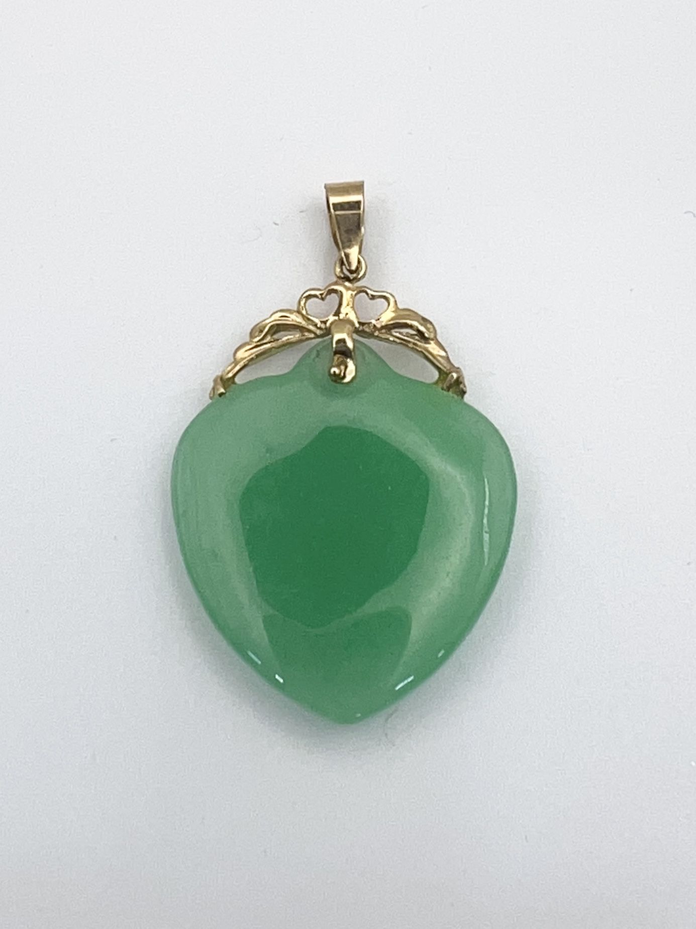 14K Heart Jade Pendant