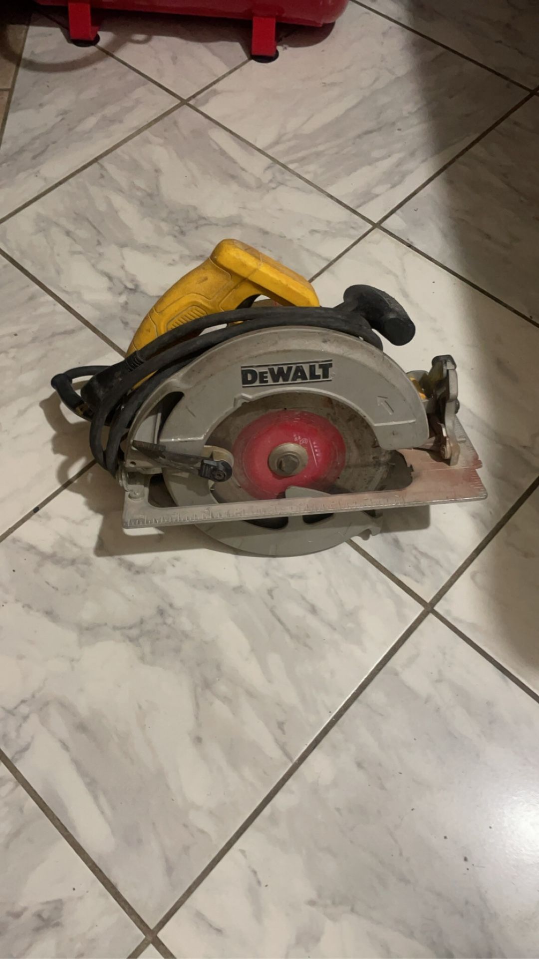 Dewalt Saw