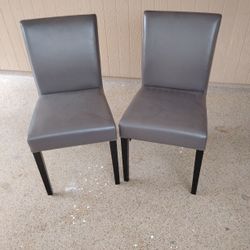 2 DINNER CHAIRS 