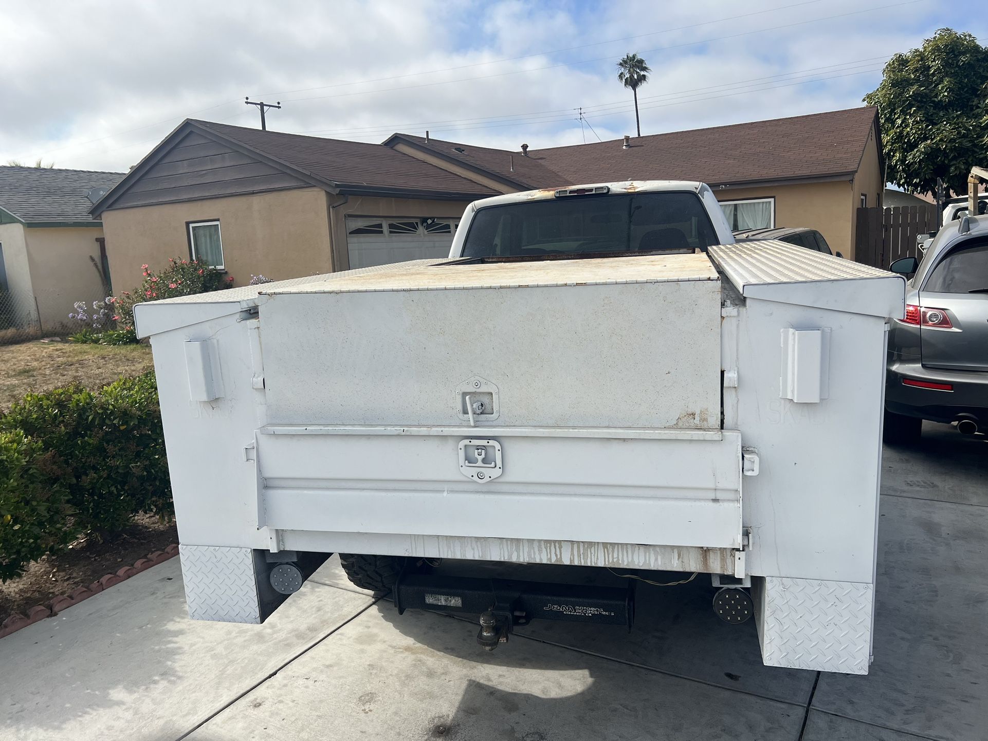 Service Bed Truck