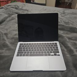 MacBook Air M4 13” 16GB RAM 256GB SSD – Like New