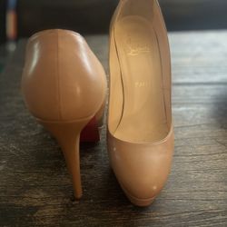 Authentic louboutins