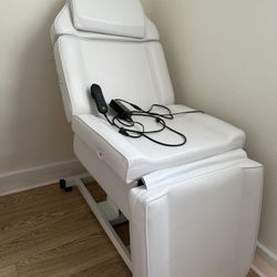 Electric Tattoo Chair For Client 