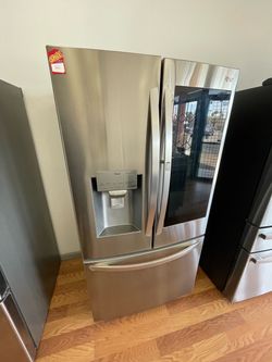 Like New counterdetph LG bottom freezer