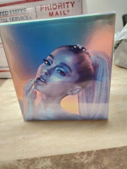 Ariana grande perfume