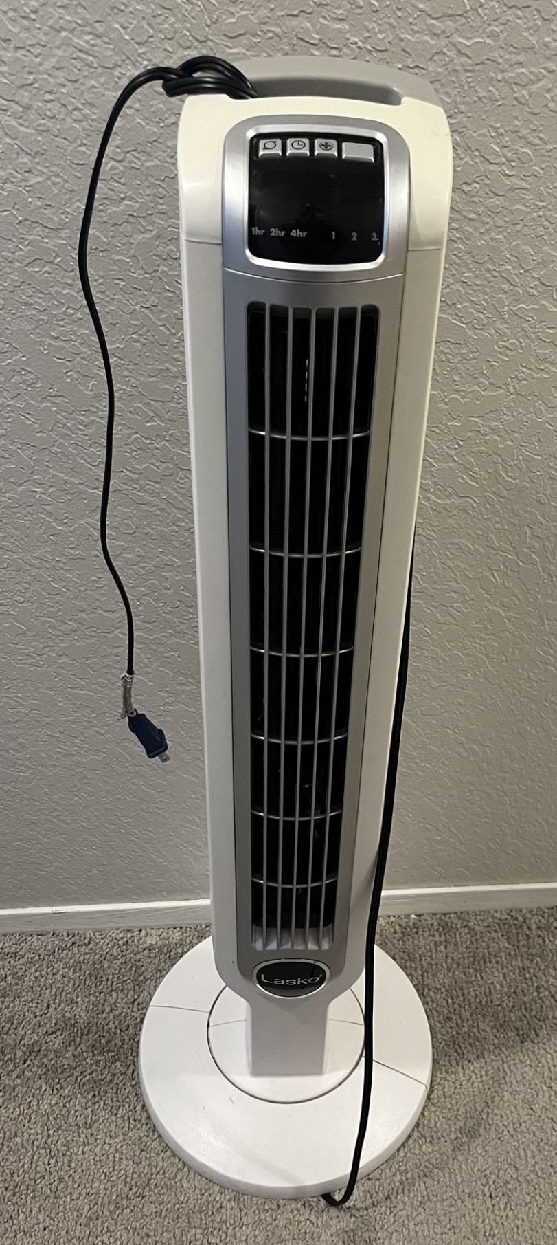 Lasko 3-Speed Oscillating Tower Fan - Good Condition