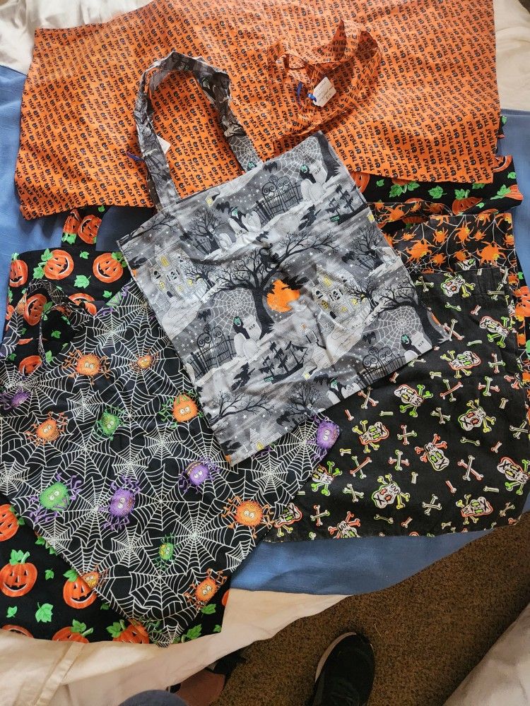 TRICK OR TREAT HAND-SEWN CARRY BAGS